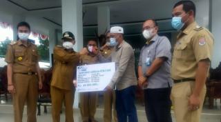 Bupati Mesuji Berikan Santuan Kepada Ahli Waris Tenaga Kerja Kontrak